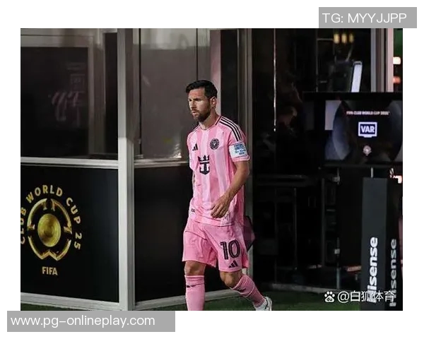 友谊赛惊现乌龙球里昂大胜巴黎圣日耳曼五球零封全场欢呼