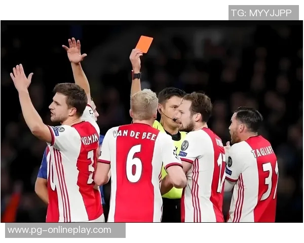 巴萨逆转利物浦夺国王杯争议判罚引发全场热议