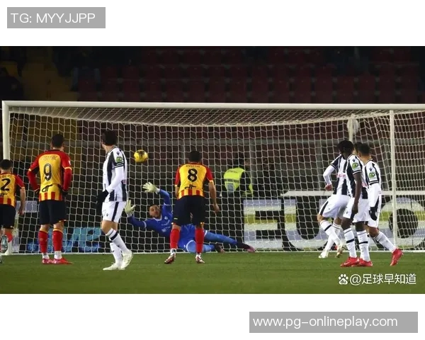 足总杯惊天逆转里昂5-1狂胜皇马争议判罚引发全场热议