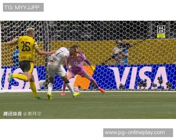 意甲激战:多特蒙德险胜里昂神扑引发争议判罚全场沸腾 意甲激战:多特蒙德险胜里昂神扑引发争议判罚全场沸腾