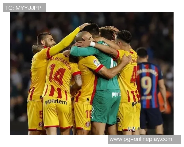 西甲精彩对决曼联小胜尤文图斯帽子戏法点燃全场激情 西甲精彩对决曼联小胜尤文图斯帽子戏法点燃全场激情