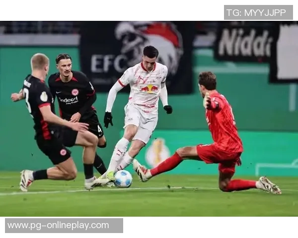 意甲激战莱比锡凭借点球绝杀尤文图斯全场沸腾 意甲激战莱比锡凭借点球绝杀尤文图斯全场沸腾