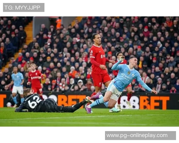 西甲激战热刺险胜曼联绝杀瞬间引发争议判罚全场沸腾 西甲激战热刺险胜曼联绝杀瞬间引发争议判罚全场沸腾